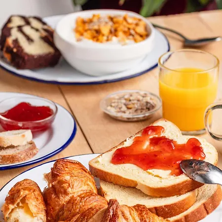 Hotel Ibis Budget Combault Rn4 Marne La Vallee 2*