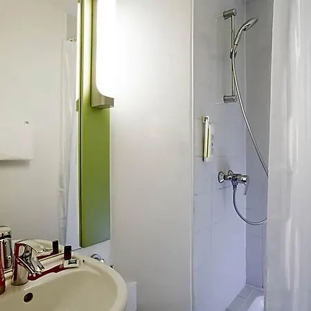 Ibis Budget Combault Rn4 Marne La Vallee מלון פונטו-קומבו