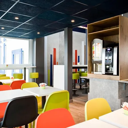 ホテル Ibis Budget Combault Rn4 Marne La Vallee ポントー・コンボー