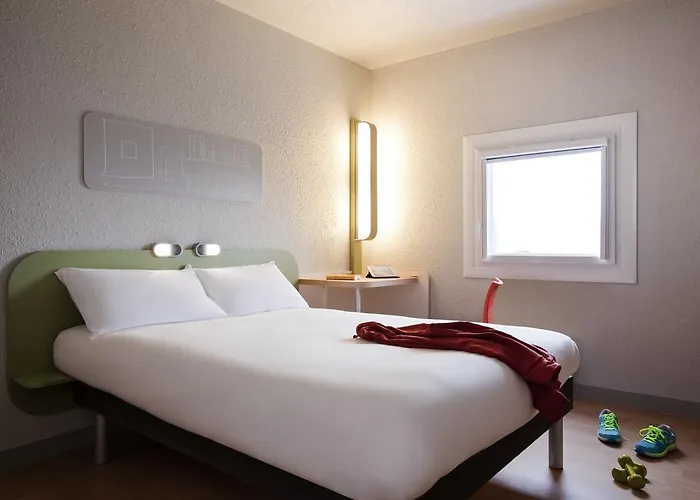 Ibis Budget Combault Rn4 Marne La Vallee מלון 2*